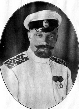 Генерал А. П. Кутепов в парадной марковской форме