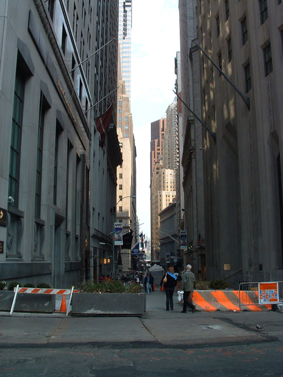 Уолл-стрит в Нью-Йорке