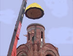 Установка купола на часовне в Бендерах (фото агентства Новый регион)