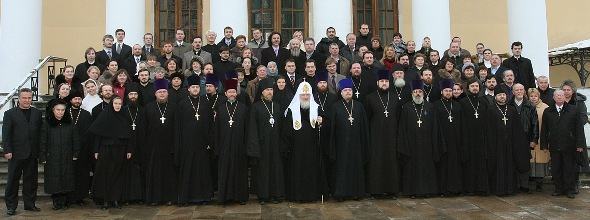 Сотрудники ОВЦС МП с Патриархом Кириллом (фото с сайта ОВЦС МП)