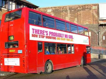 Автобус с рекламой атеизма в Великобритании