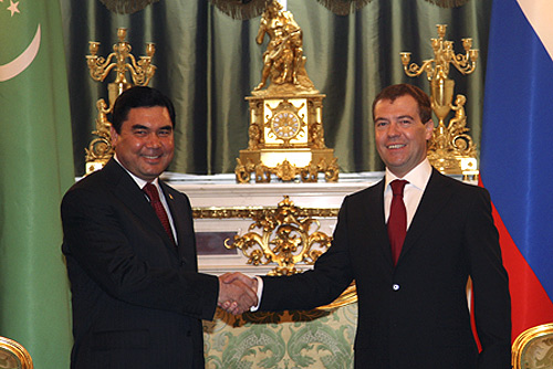 Гурбангулы Бердымухамедов и Дмитрий Медведев 25 марта 2009 г.(Фото с сайта Президента России)