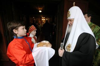 Святейший Патриарх Кирилл в Вырице (Фото с сайта <a class="ablack" href="http://www.patriarchia.ru/">Патриархия.Ru</a>)