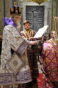 Патриарх Кирилл возводит диакона Андрея Кураева в сан протодиакона (фото сайта ОВЦС)