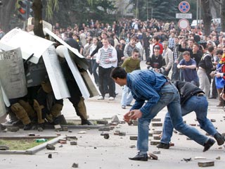Беспорядки в Кишеневе (фото Рейтар)