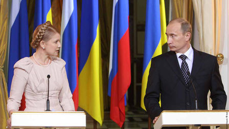 Юлия Тимошенко и Владимир Путин. 29 апреля 2009 г. (Фото с сайта Сибирского агентства новостей)