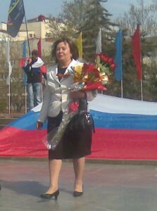 Наталья Витренко, акция "В каждом окне российский флаг" в Крыму (май 2009)