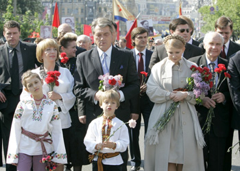 "Ветераны" на марше (пресс-служба президента Украины)