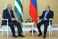 Сергей Багапш и Владимир Путин. 14 мая 2009 г. (Фото с сайта Правительства России)