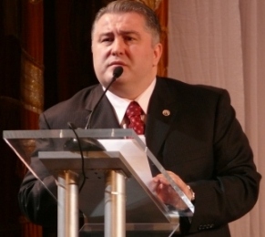 Гоча Дзасохов выступает на I Конгрессе Всемирной ассамблеи народов Грузии 14-15 мая 2009 года