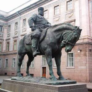 Современное состояние памятника Императору Александру III