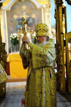 Патриарх Кирилл в Петропавловском соборе (фото Патриархия.Ру)