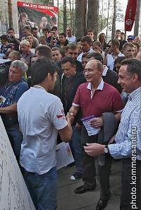 Владжимир Путин на Селигере (июль, 2009). Фото: *Коммерсант*