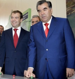 Дмитрий Медведев и Эмомали Рахмон (фото с сайта Президента России)