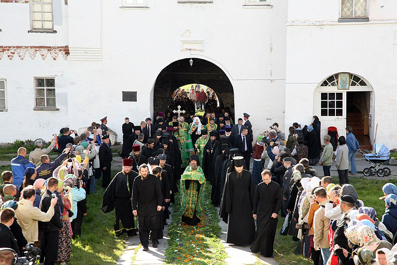 Святейший Патриарх Кирилл в Соловецком монастыре (Фото с сайта Патриархии)