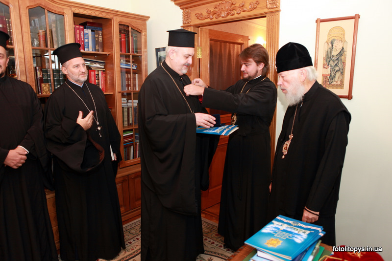 Делегация Константинопольского Патриархата в Киеве (Фото сайта УПЦ МП)