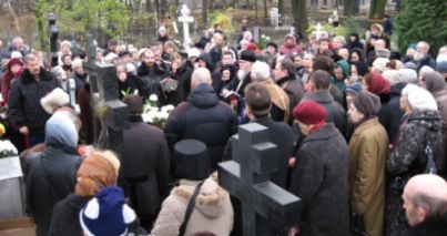 Петербуржцы у могилы митрополита Иоанна (Снычева) 2 ноября 2009 года