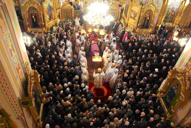 Похороны архиепископа Мирона