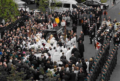Похороны архиепископа Мирона