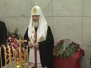 Патриарх Кирилл в метро на месте терракта