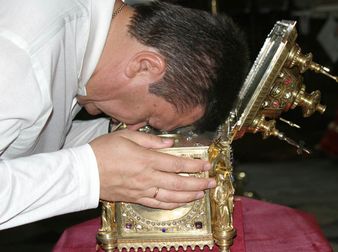 Виктор Янукович поклонился афонским святыням