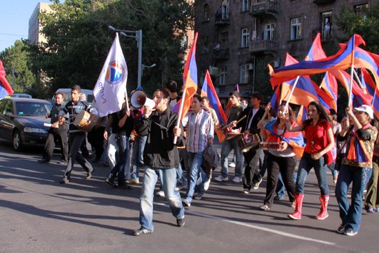 Шествие в Армении