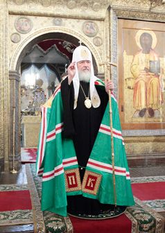 Патриарх Кирилл в Успенском соборе Московского Кремля
