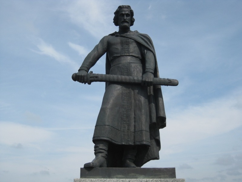 Памятник Дмитрию Донскому на Куликовом поле