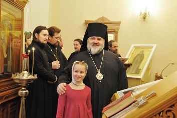 Молебен в честь открытия выставки возглавил иеромонах Антоний (Простихин)