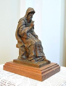 Выставка икон преподобного Серафима Вырицкого открылась в Александро-Невской лавре