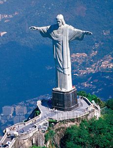 Статуя Господа Иисуса Христа в Рио-де-Жанейро