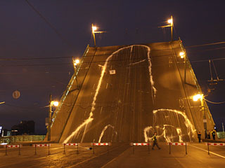 Изображение фаллоса на Литейном мосту в Петербурге