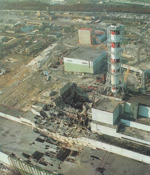 Четвёртый реактор Чернобыльской АЭС после взрыва