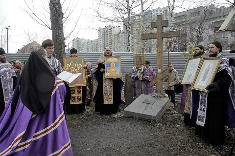 Крестный ход в память 93-й годовщины убийства Царской Семьи в Екатеринбурге