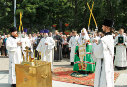 Патрарх Кирилл на Преображенском кладбище