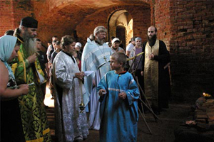 Богослужение в монастырском Покровском храме