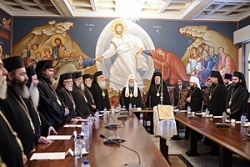 Патриарх Кирилл на заседании синода Кипрской церкви