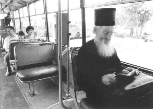 Сербский Патриарх Павел в трамвае