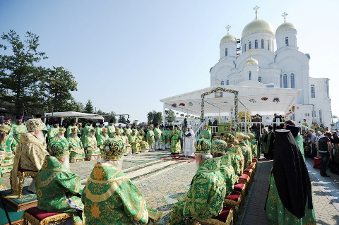 Патриарх Кирилл в Дивеевской обители. 1.08.2012