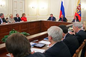 Владимир Путин провёл первое заседание Комиссии по мониторингу достижения целевых показателей социально-экономического развития