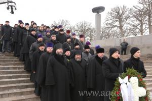 Делегация РПЦ на Пискарёвском кладбище