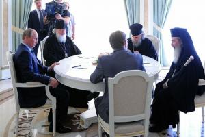 Владимир Путин принял в Сочи Патриарха Кирилла и Иерусалимского Патриарха Феофила III