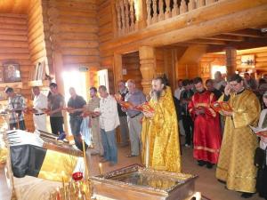 Молебен в храме Святых Царственных Страстотерпцев села Сологубовка