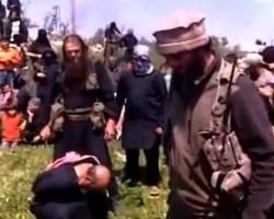 Сирийские мятежники-исламисты  убивают христианина