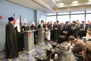 Патриархи Кирилл и Ириней на пресс-конференции в аэропорту Белграда