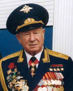 Лётчик-космонавт, генерал Алексей Архипыч Леонов