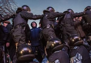 Милиция Украины разогнала евромайдан в Киеве
