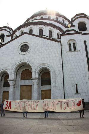 В Сербии прошёл крестный ход против абортов