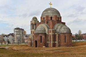 Недостроенный собор Христа Спасителя в Приштине