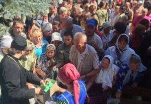 Раздача гуманитарной помощи УПЦ МП в Славянске